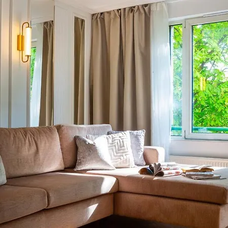 아파트호텔 Planty Park By Fragola Collection 4*